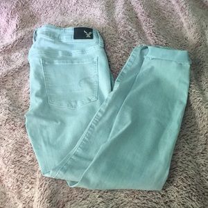 American Eagle light wash skinny jeans